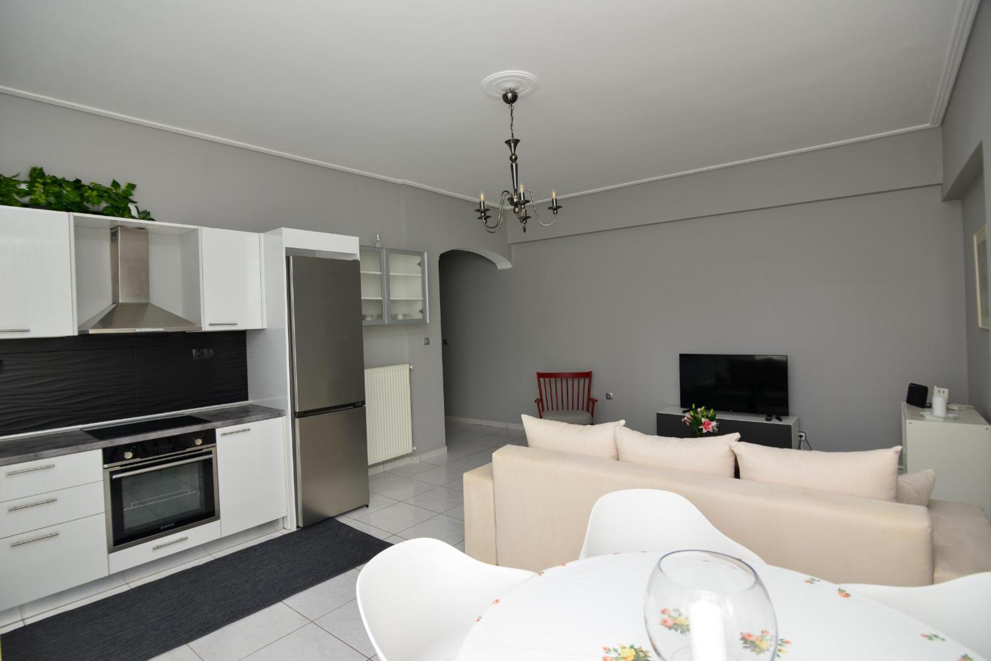 Athenian Riviera Front 2 Minutes From Tram Stop Apartment