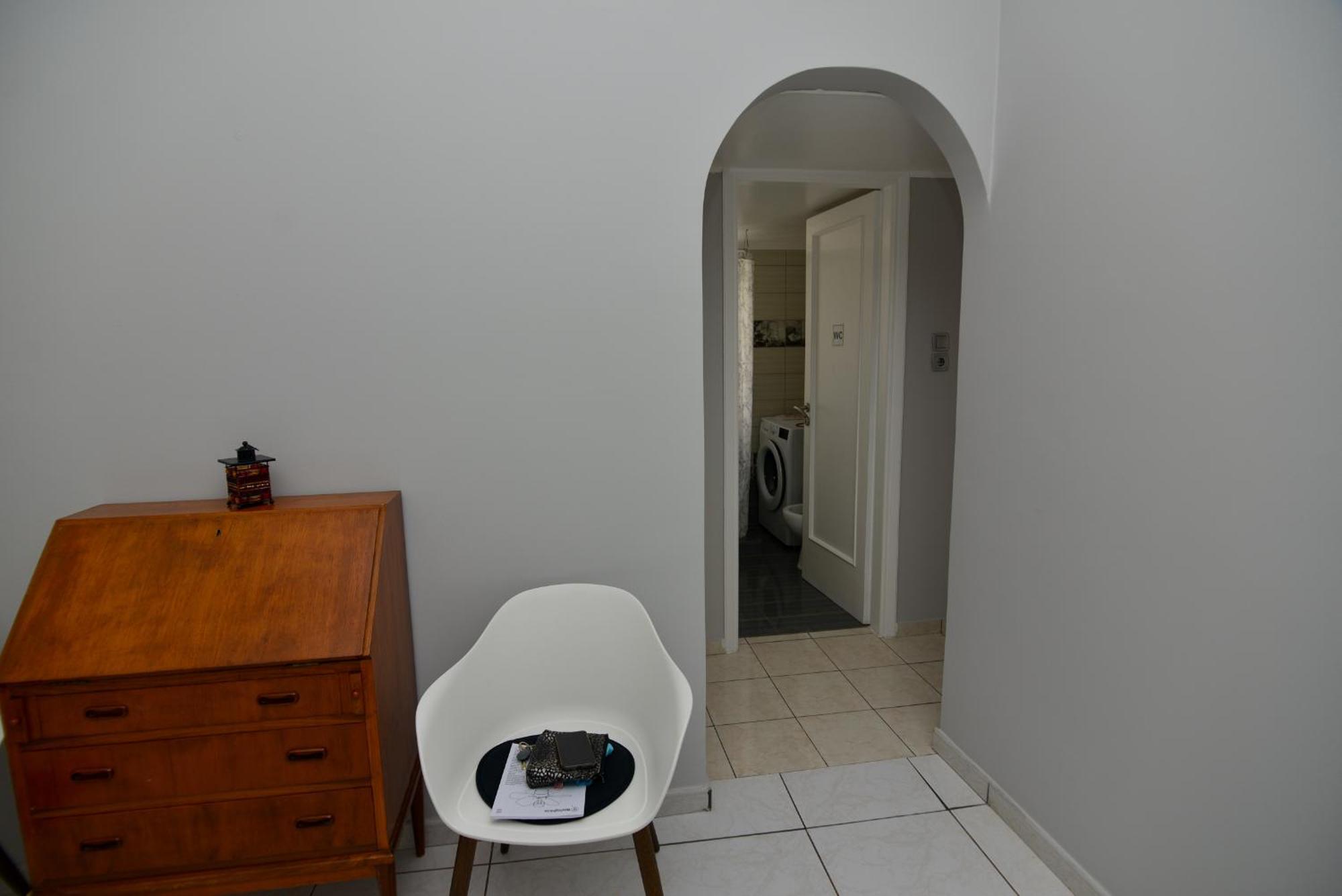 Athenian Riviera Front 2 Minutes From Tram Stop *