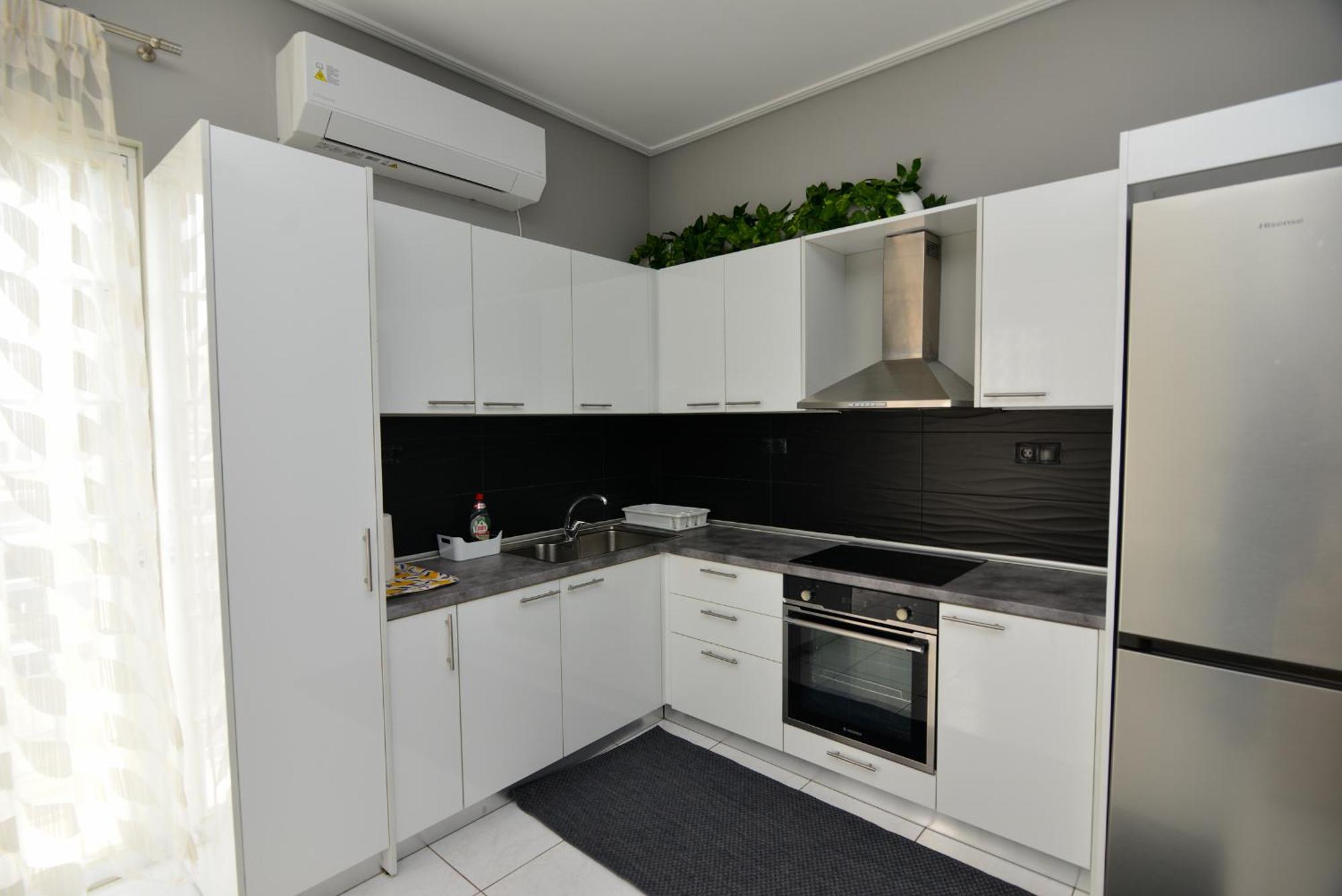 Athenian Riviera Front 2 Minutes From Tram Stop *