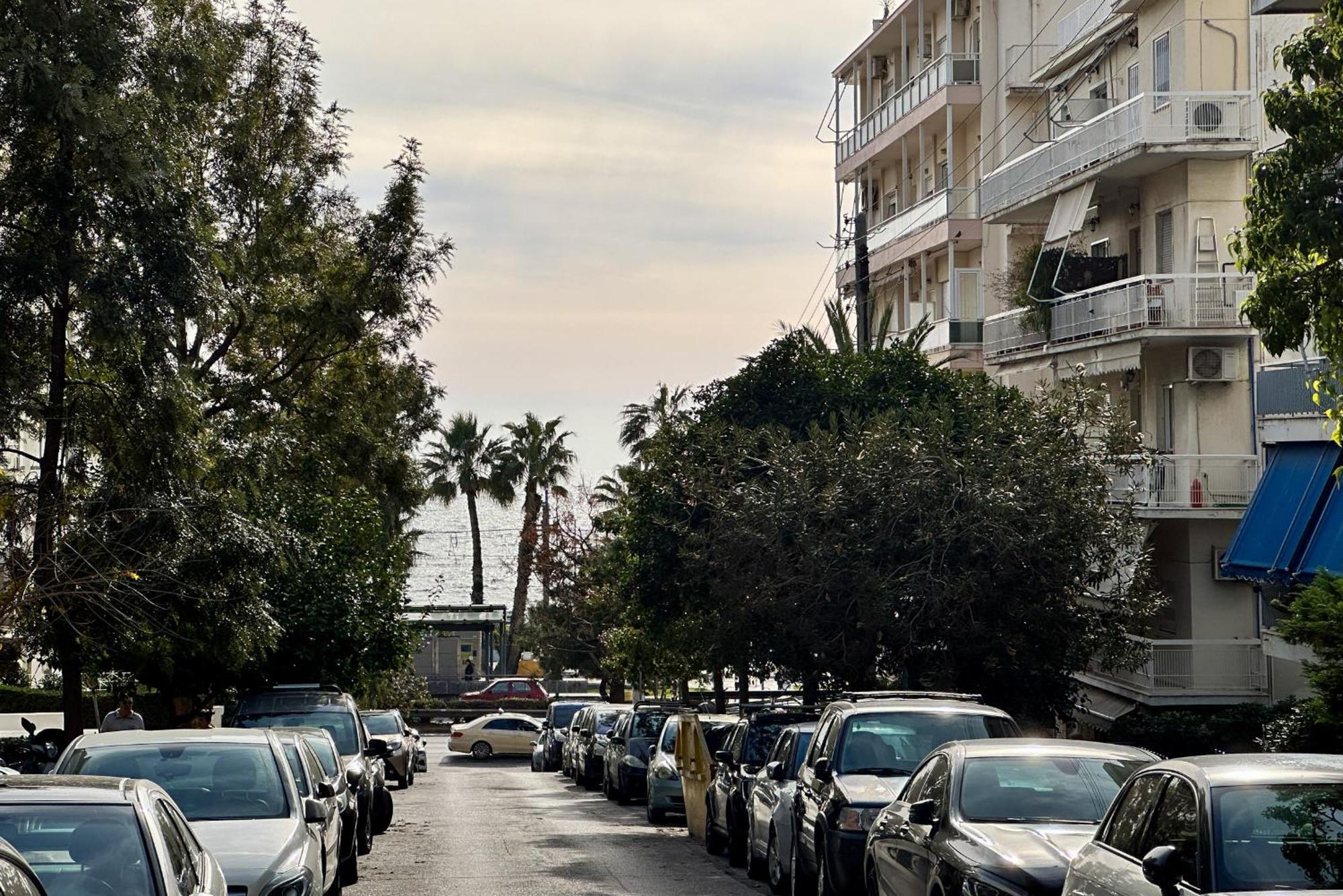 Athenian Riviera Front 2 Minutes From Tram Stop *